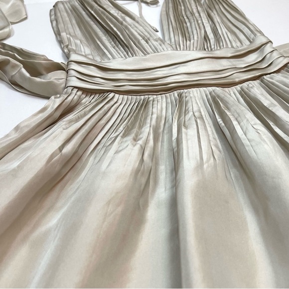 BCBGMaxAzria 100% Silk Color-block Pleated Fit & Flare Cocktail Dress - Picture 2 of 10